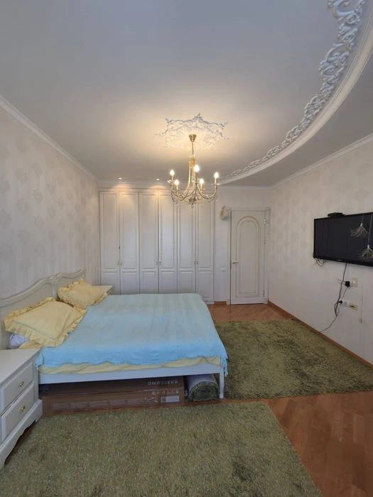 4к! Новострой! 1150 дол кв м с мебелью! Центр Успенская площ