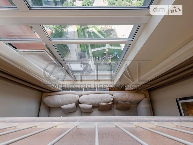 Sale of 2-room apartment 71.5 sq. m. on Mytropolyta Vasylya Lyp street