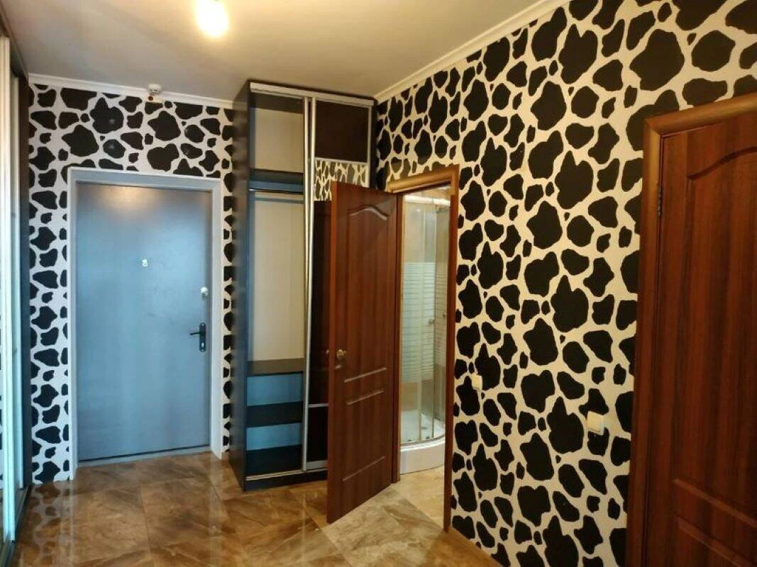 Продається трикімнатна квартира. Голосіївський район, провул