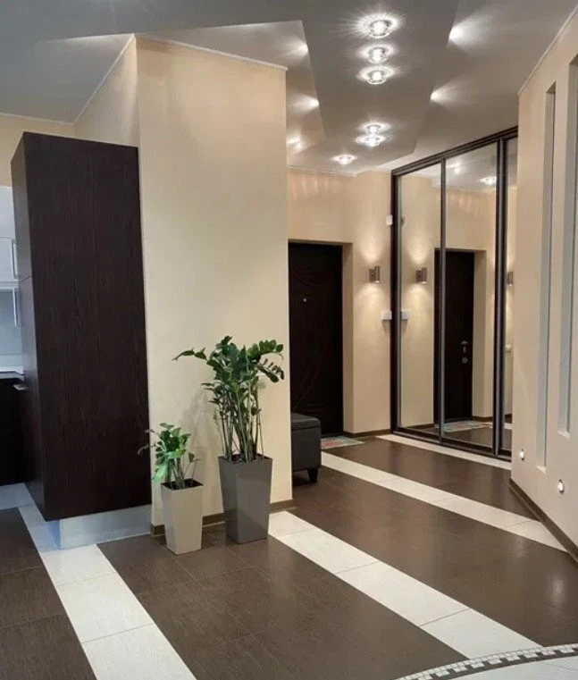 Оренда 3-кімнатної квартири 130 м², Євгена Коновальця вул.,