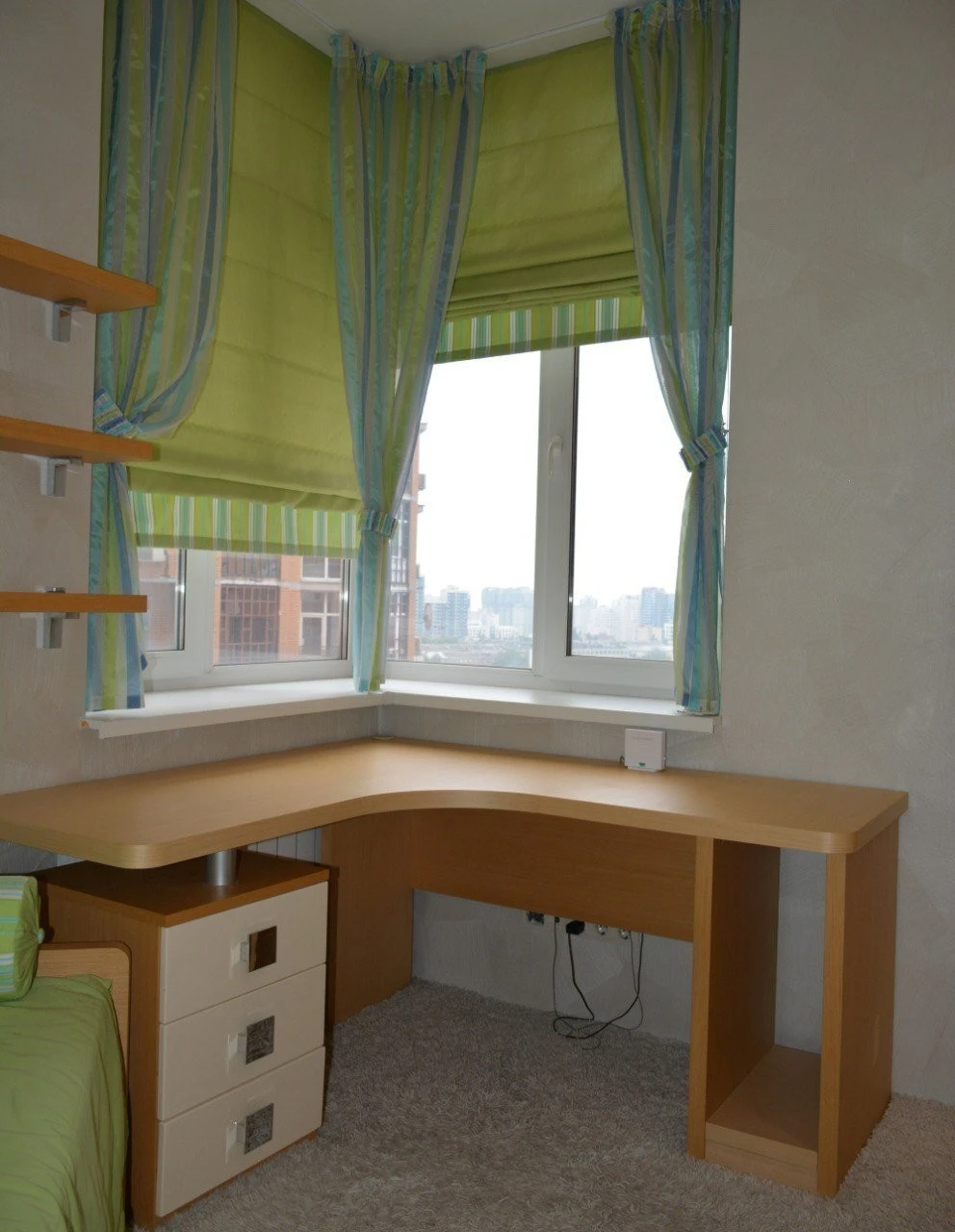Оренда 3-кімнатної квартири 130 м², Євгена Коновальця вул.,