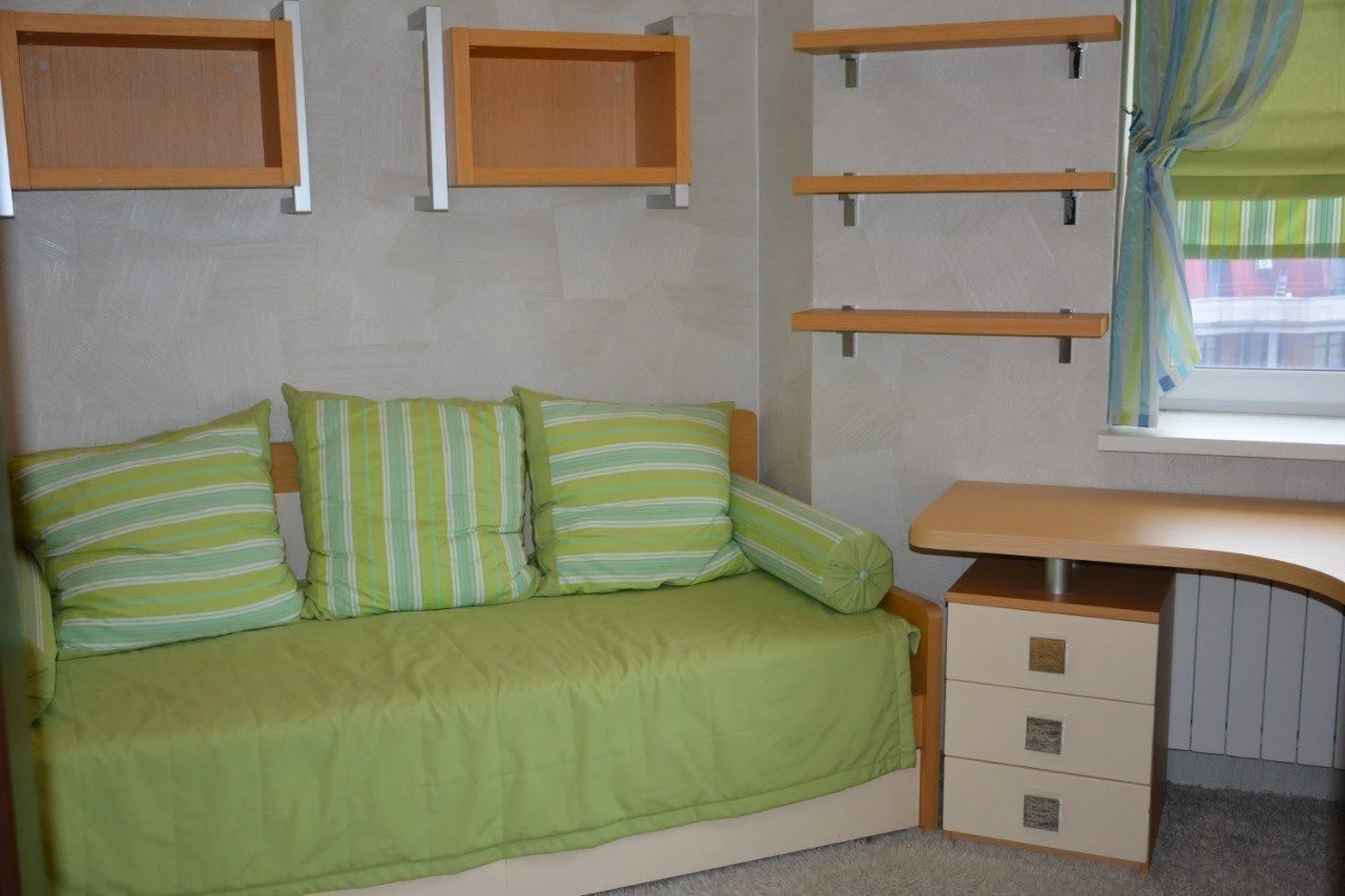 Оренда 3-кімнатної квартири 130 м², Євгена Коновальця вул.,