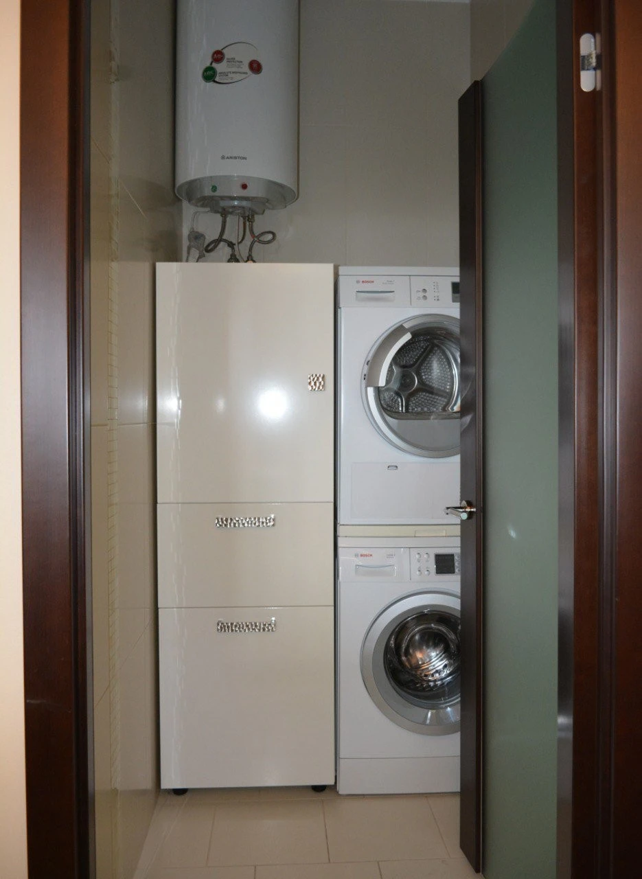 Оренда 3-кімнатної квартири 130 м², Євгена Коновальця вул.,