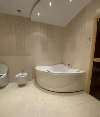 Оренда 3-кімнатної квартири 130 м², Євгена Коновальця вул.,