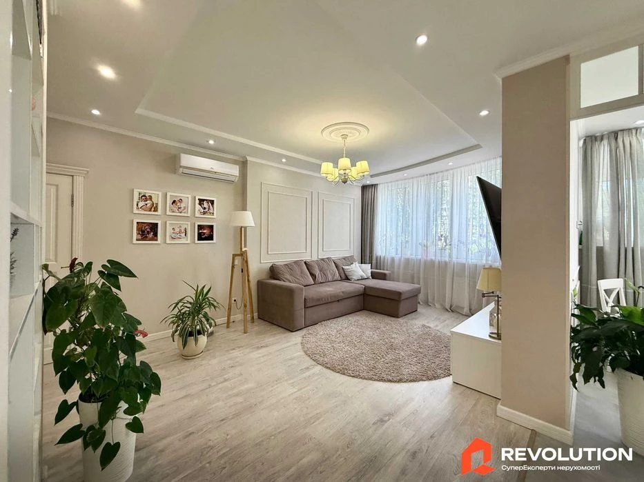 Без комісії. Продаж 3к квартири 106м2, вул.Ревуцького, 7В Да