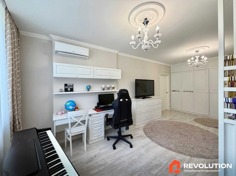 Без комісії. Продаж 3к квартири 106м2, вул.Ревуцького, 7В Да