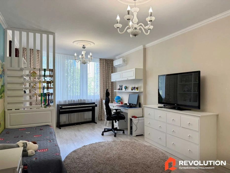 Без комісії. Продаж 3к квартири 106м2, вул.Ревуцького, 7В Да