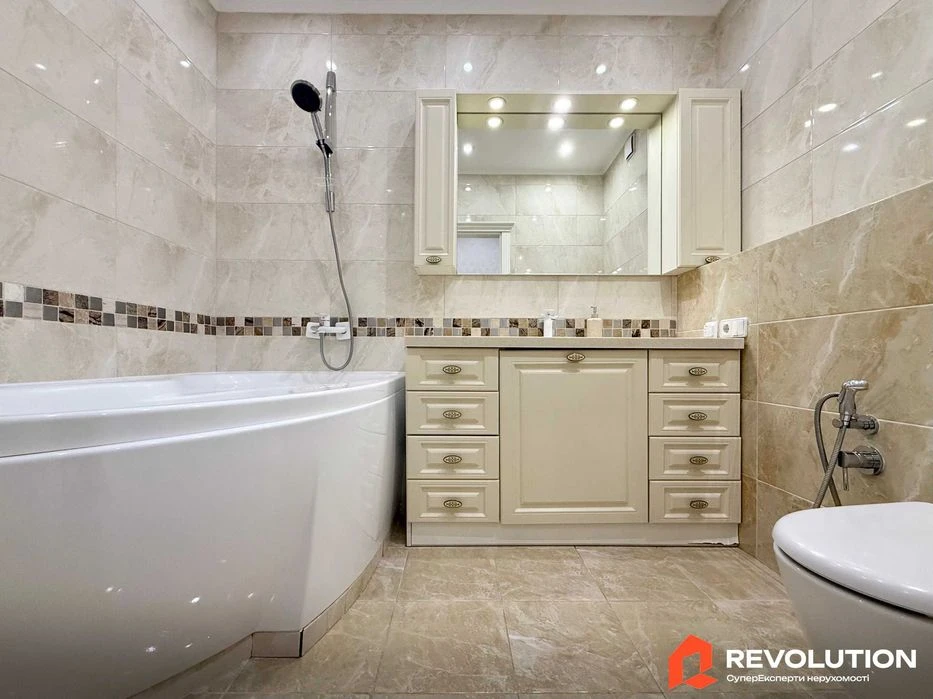 Без комісії. Продаж 3к квартири 106м2, вул.Ревуцького, 7В Да