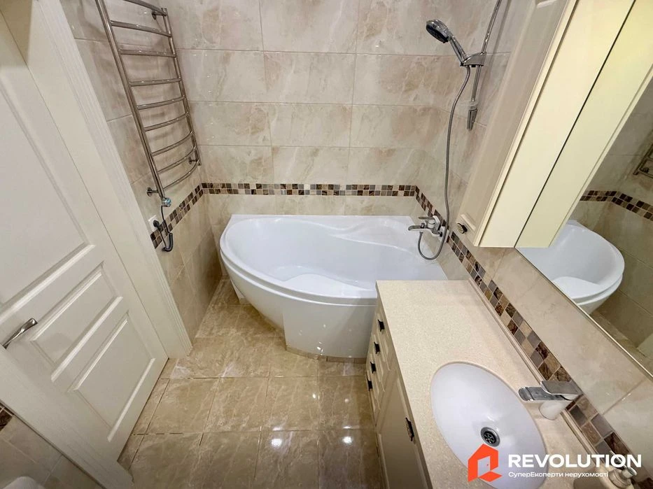 Без комісії. Продаж 3к квартири 106м2, вул.Ревуцького, 7В Да