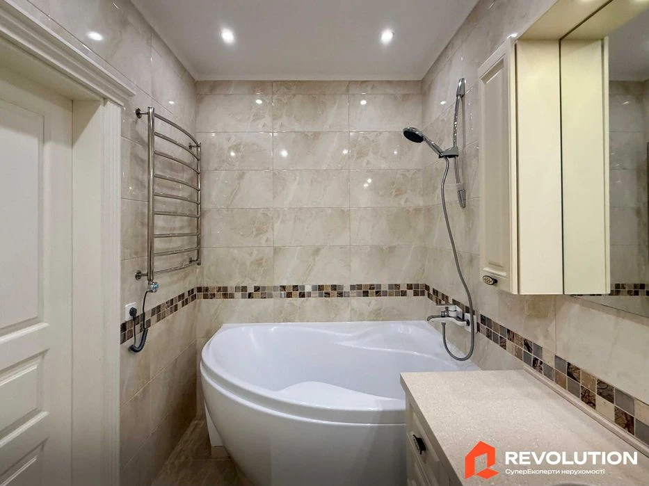 Без комісії. Продаж 3к квартири 106м2, вул.Ревуцького, 7В Да