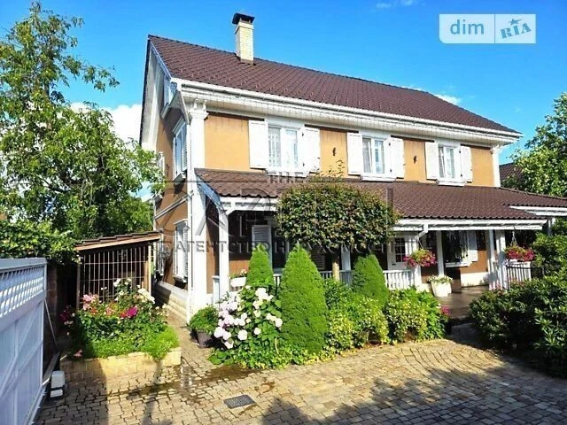 Продаж 2 поверхового будинку з ділянкою на 6 соток, 213 кв.