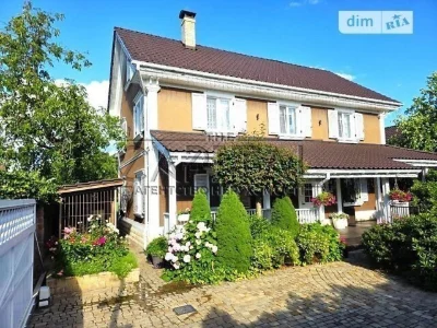 Продаж 2 поверхового будинку з ділянкою на 6 соток, 213 кв.