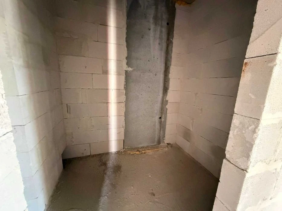 Продаж 3-кімнатної 78 м²  Зданий будинок  Індивідуальне опал