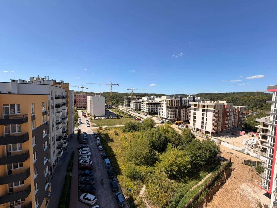 Продаж 3-кімнатної 78 м²  Зданий будинок  Індивідуальне опал