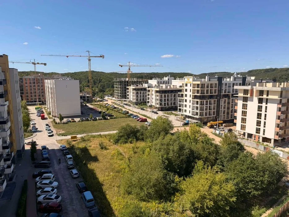 Продаж 3-кімнатної 78 м²  Зданий будинок  Індивідуальне опал