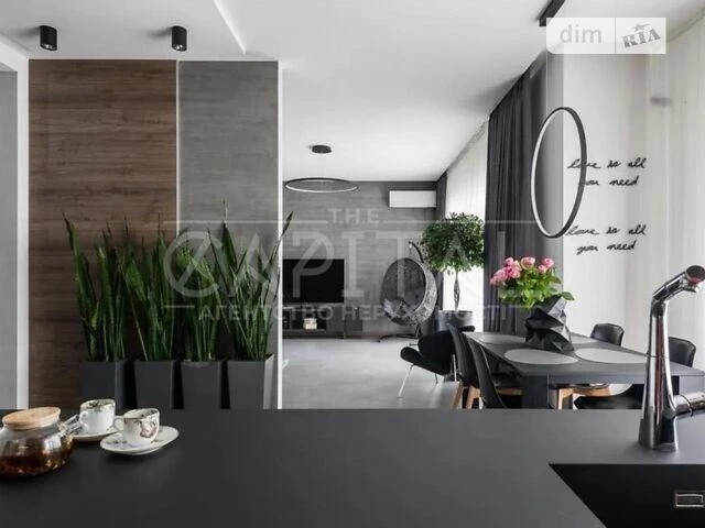 Sale of a 3-room apartment of 180 sq. m. on Knyazya Volodymyra Monoma Street