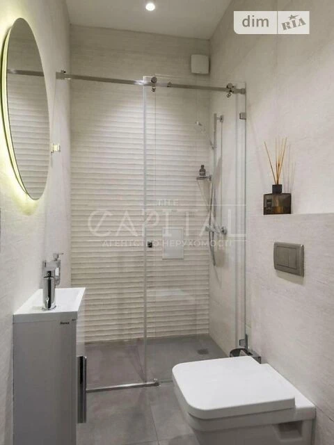 Sale of a 3-room apartment of 180 sq. m. on Knyazya Volodymyra Monoma Street