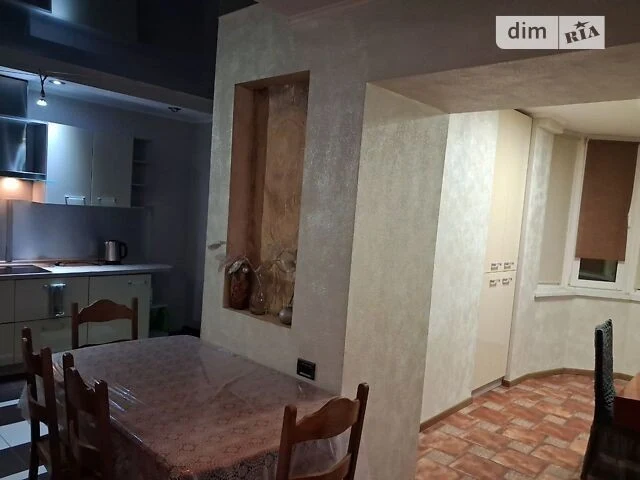 Довготривала оренда 2к квартири на вул. Михайла Котельникова