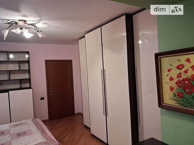 Довготривала оренда 2к квартири на вул. Михайла Котельникова