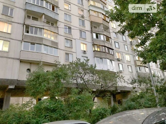 Довготривала оренда 2к квартири на просп. Павла Тичини 13 •