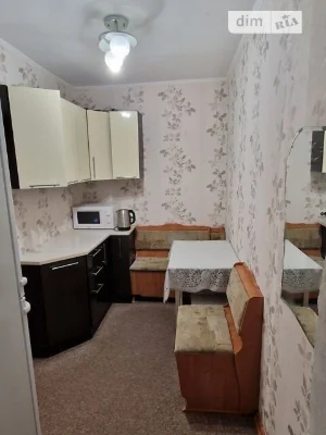 Продаж кімнати 28.8 кв. м на вул. Новоукраїнська 4/6 • ID 34