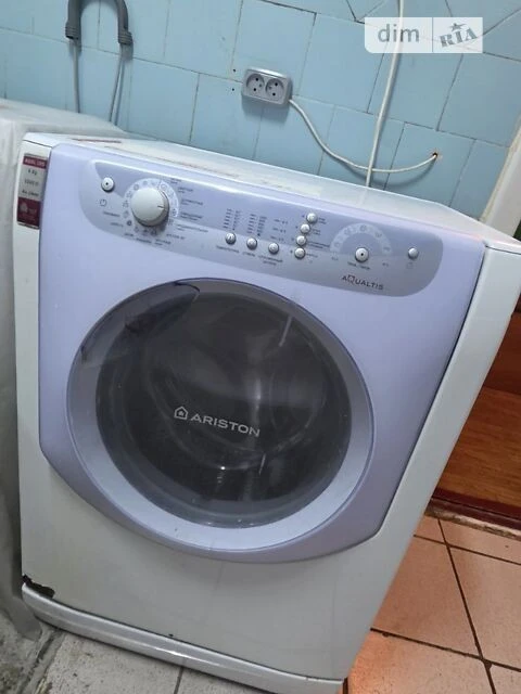 Продаж кімнати 28.8 кв. м на вул. Новоукраїнська 4/6 • ID 34