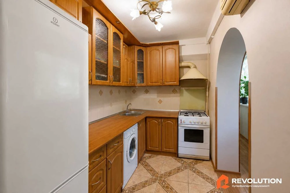 Без комісії. Продаж 3к квартири 64м2, вул. Жмеринська 4 Свят