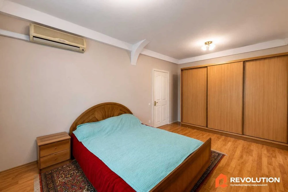 Без комісії. Продаж 3к квартири 64м2, вул. Жмеринська 4 Свят