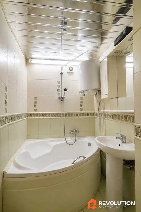 Без комісії. Продаж 3к квартири 64м2, вул. Жмеринська 4 Свят