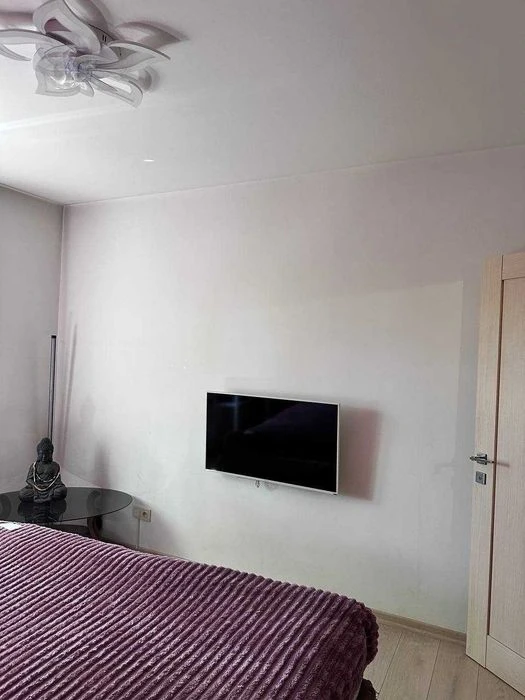 I will sell a beautiful apartment on Vuzovskoye, Shishkina, Kyivskyi Rai