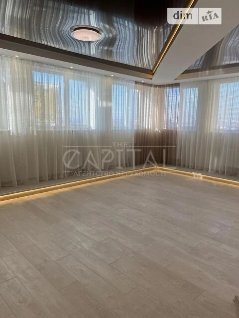 Продаж 3к квартири 105 кв. м на вул. Євгена Харченка 47Б • I