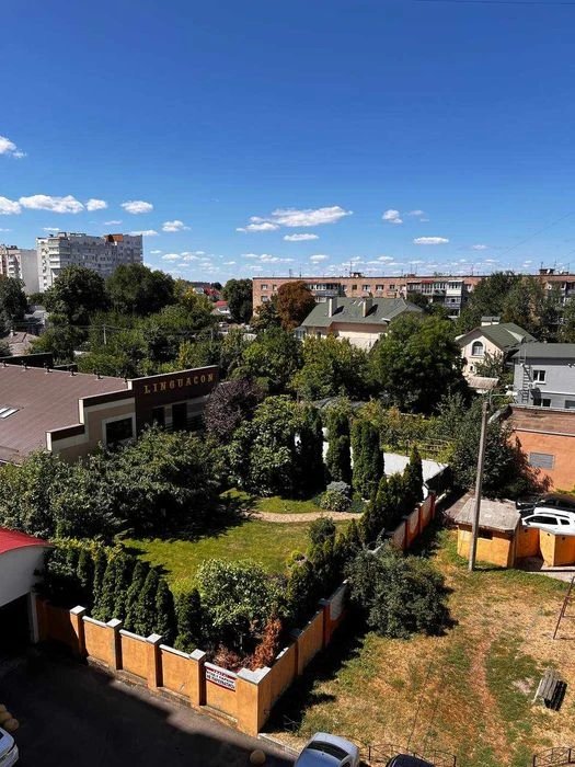 Продаж 3-кімнатної квартири +  паркомісце | вул. Святотроїць