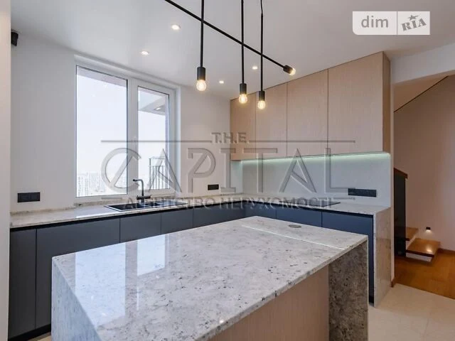 Sale of a 5-room apartment of 158 sq. m. on Mytropolyta Vasylya Lypk Street