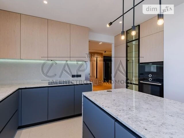 Sale of a 5-room apartment of 158 sq. m. on Mytropolyta Vasylya Lypk Street