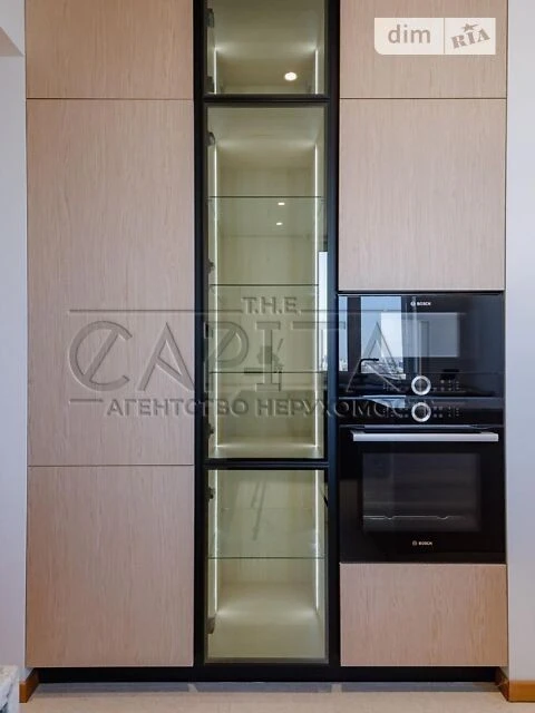 Sale of a 5-room apartment of 158 sq. m. on Mytropolyta Vasylya Lypk Street