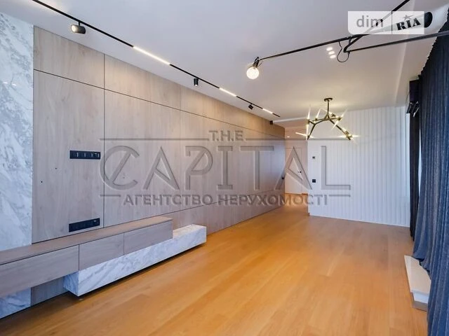Sale of a 5-room apartment of 158 sq. m. on Mytropolyta Vasylya Lypk Street