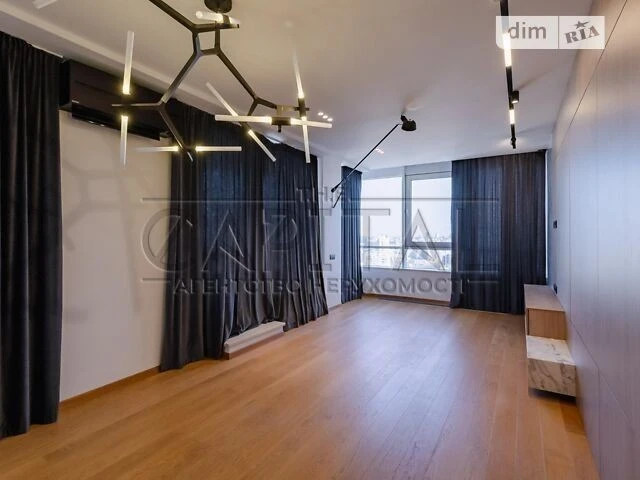 Sale of a 5-room apartment of 158 sq. m. on Mytropolyta Vasylya Lypk Street