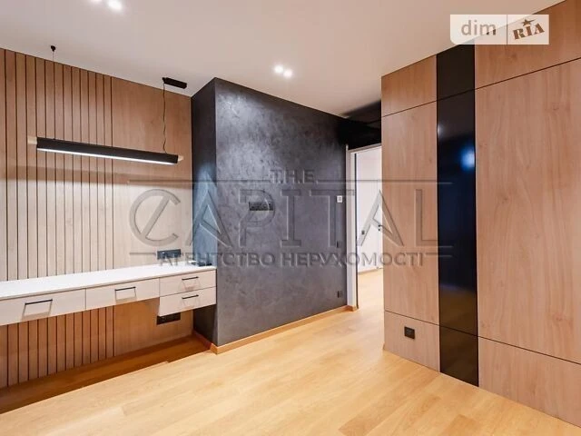 Sale of a 5-room apartment of 158 sq. m. on Mytropolyta Vasylya Lypk Street