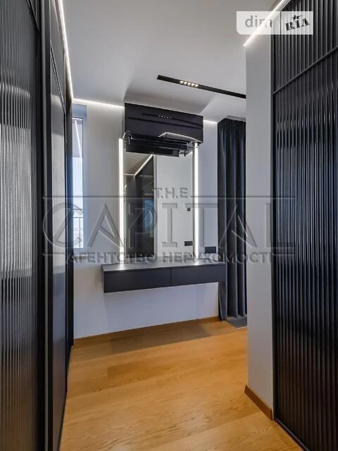 Sale of a 5-room apartment of 158 sq. m. on Mytropolyta Vasylya Lypk Street