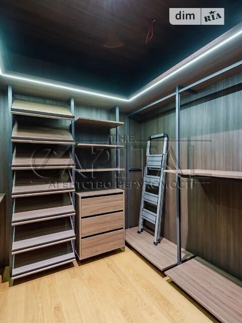 Sale of a 5-room apartment of 158 sq. m. on Mytropolyta Vasylya Lypk Street