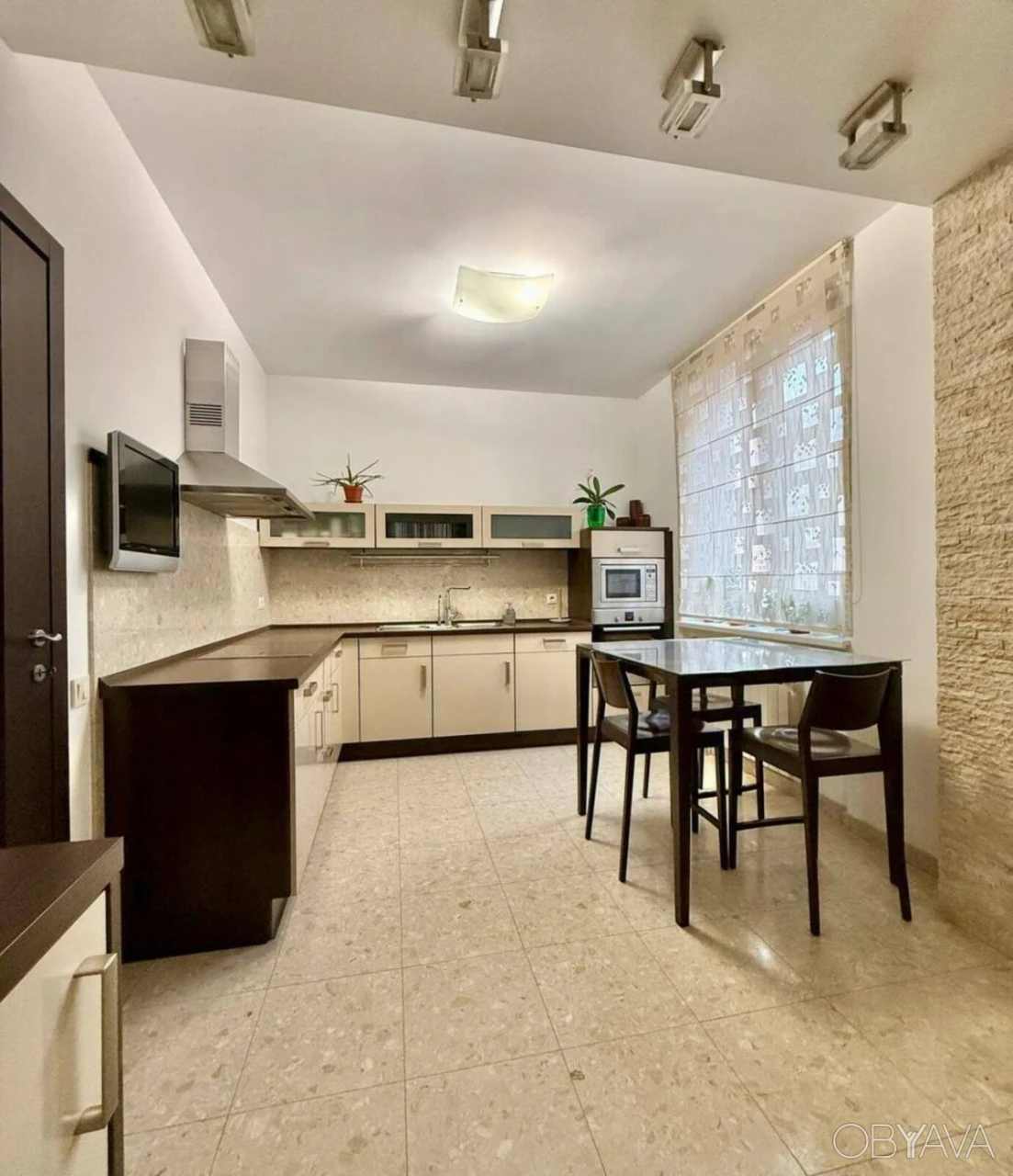 3-комнатная квартира, 160 кв.м