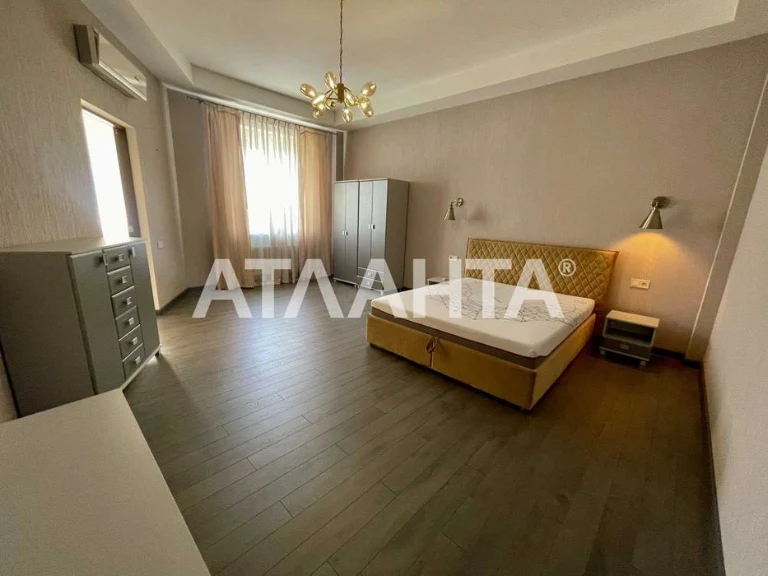 Просторная и светлая квартира 116 м² рядом с морем во Франции