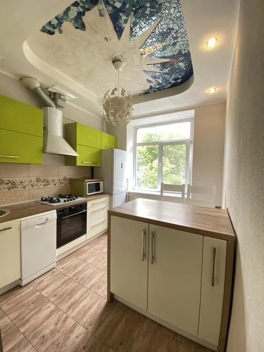 2-room Stalinka | Gas | Closed yard | Major repairs | 2nd floor |