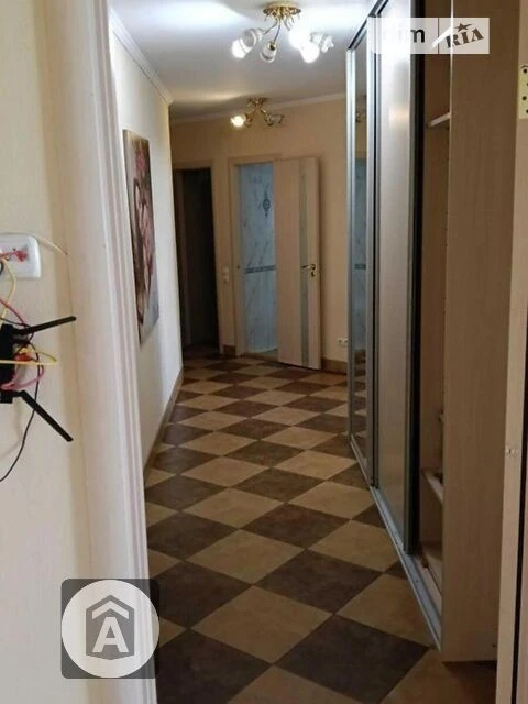 Продаж 2к квартири 75 кв. м на вул. Боголюбова 20 • ID 34778