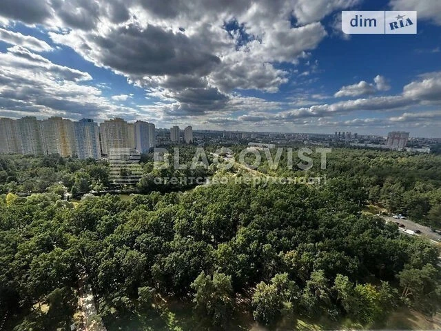Продаж 2к квартири 62 кв. м на вул. Князя Романа Мстиславича