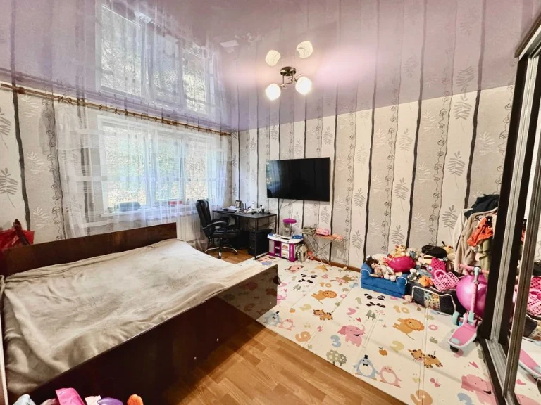 Продам отличную 2к квартиру с балконом на Восточном, м.Индус