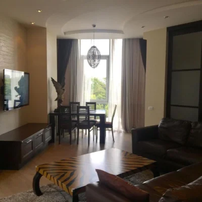 Продажа большой 3к возле парка Победы.