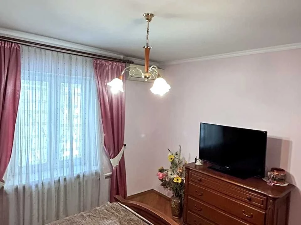 Квартира. Київ, Лариси Руденко вул.
