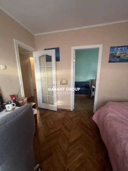 Продається двокімнатна квартира біля парку Марка Твена