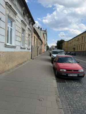 Продаж 1 кімнатна квартира  вул. Личаківська,ближній центр,р